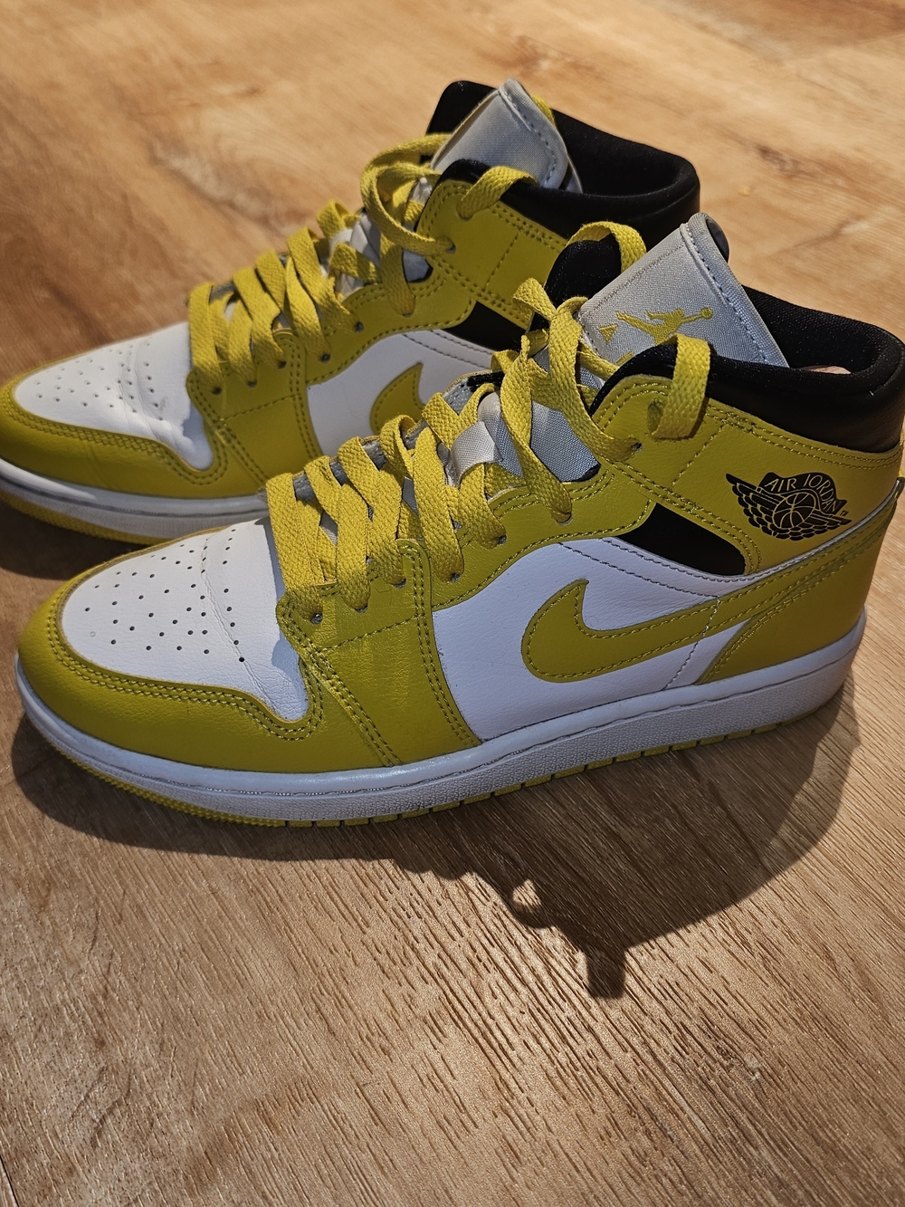 Jordan Mid Top Sneakers in Yellow and White - Picture 3 of 7